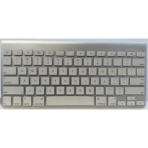 Apple A1314 Wireless Bluetooth Aluminum Keyboard